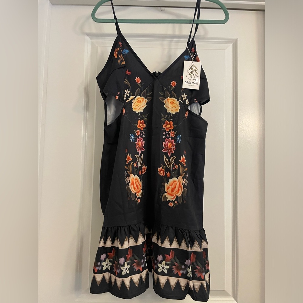 NWT Olivia Mark sundress with cutout sides and adjustable straps! Size XL